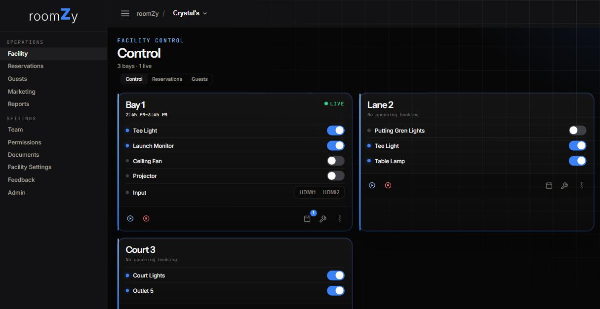 roomZy Control — live bay cards with power, projector, lighting, and reservation status